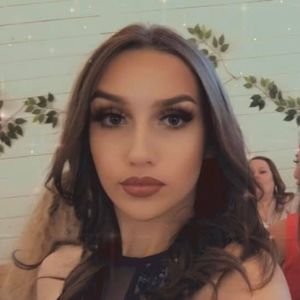 Meet your Posher, Chloe